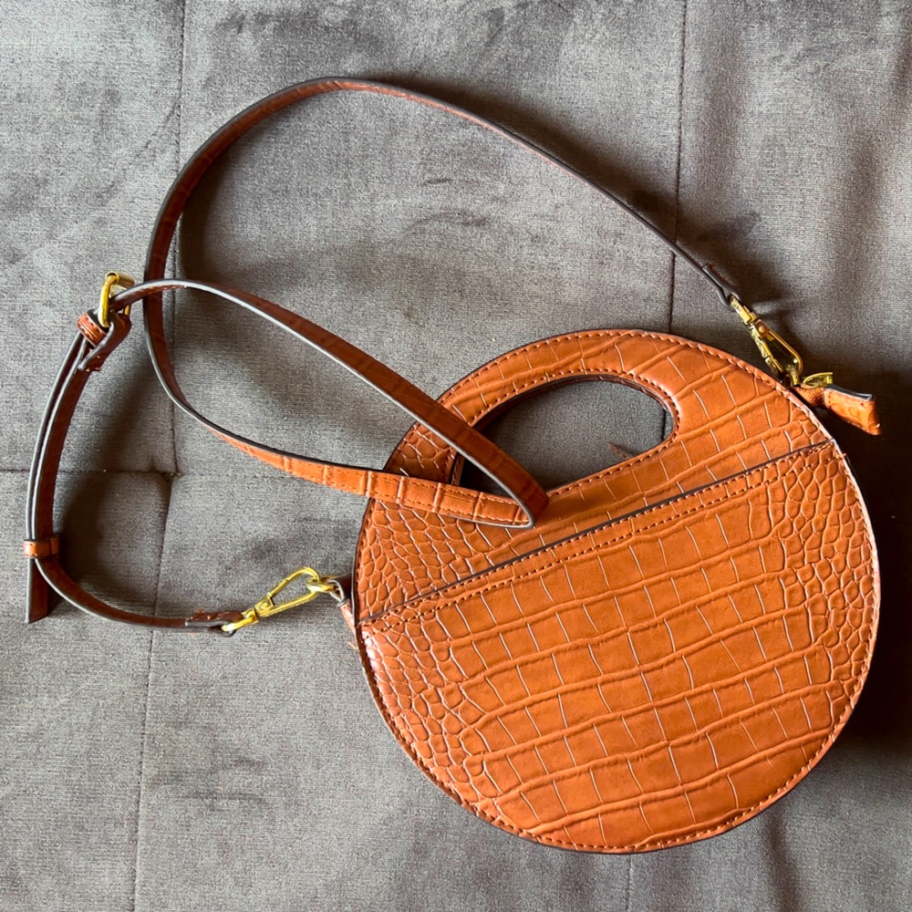 enzo angiolini crossbody bag